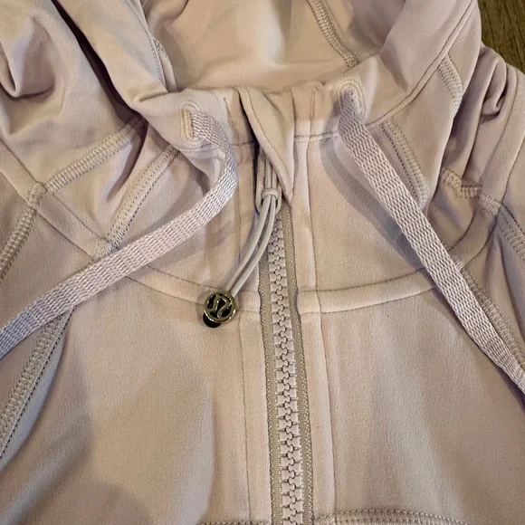NEW with tags! Lululemon Define Hooded Jacket *Nulu
Lavender Frost sz 14 - Picture 3 of 9